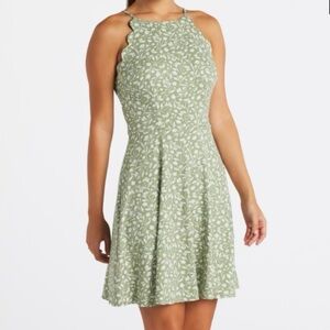 NWT Fortune + Ivy Scalloped Detail Knit Dress w/ stretch